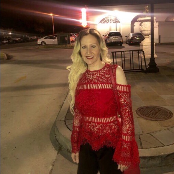 Meet your Posher, Kelly - Picture 3 of 3